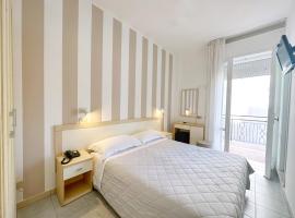 Aura Living Hotel，位于里米尼的酒店