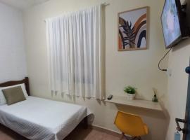 Quarto Individual em Hospedaria no Centro，位于欧鲁普雷图的酒店