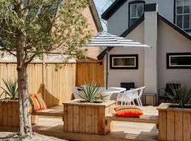 Harbour Main playful century home w private patio