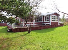 Red Riding Hood Cabin On the Golden Circle Next to Kerið，位于塞尔福斯的木屋