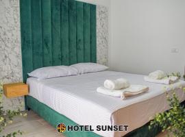 Hotel SUNSET Shengjin，位于圣金的酒店