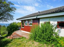 Holiday Home With A Beautiful View Of Roskilde Fjord,，位于弗雷德里克斯伐克的酒店