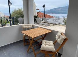 Flat with Shared Pool and Garden in Kalkan Antalya，位于卡尔坎的公寓