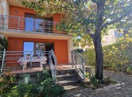 Villa Altiparmak