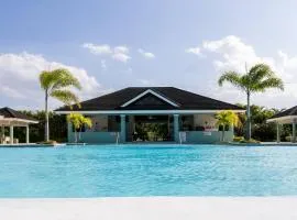 Choose To Be Happy at The Palms, Richmond Estates - Three Bedrooms with Pool