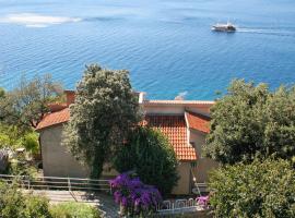 Apartments by the sea Stanici, Omis - 1028，位于泰斯的酒店