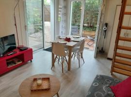 Appartement T1 bis tout confort, proche plages et commerces, Capbreton - FR-1-239-954，位于卡布勒通的酒店