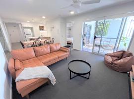 Unit 3 - Manly Boutique Apartments，位于布里斯班摩顿湾拖车船俱乐部码头附近的酒店