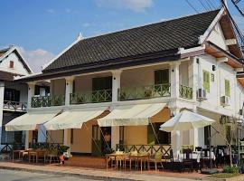 Barn Laos Luangprabang Hostel，位于琅勃拉邦Manivanh College附近的酒店