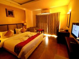 Paravoor Galaxy Hotel，位于柴瑞海滩的酒店
