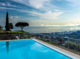 Villa Gaia - Luxury Villa, pool & wellness rooms，位于博尔迪盖拉的带按摩浴缸的酒店