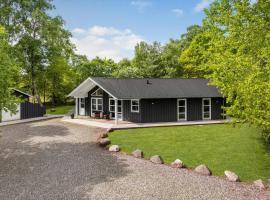 Holiday Home Aspevej Grenaa X，位于格雷诺的酒店