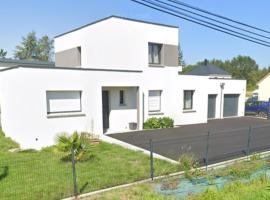 Chambre dans logement ⸱ Chez Ana，位于Changé的酒店