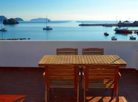 Maridea - Spiaggia Sant' Antonio，位于蓬扎的酒店