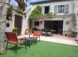 Mas" La Maison de mon Père " Proche AVIGNON à PUJAUT