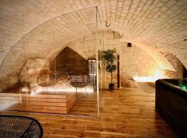 Spa Gaalor***** - Jacuzzi & Sauna à Rouen，位于鲁昂的酒店