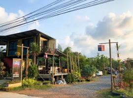 Beach Box Resort at Rimlay Rayong，位于罗勇的度假村