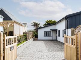 The Hideaway, Modern 3 bed in Tintagel, Cornwall，位于廷塔杰尔的低价酒店