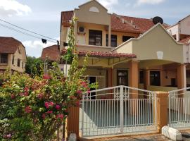 Homestay Melaka Bukit Beruang，位于艾尔克如的别墅