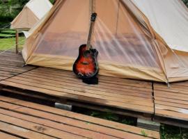 Campingul Apusenilor，位于顺库尤什乡的酒店