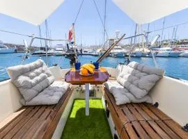 Seaside Chill-out Stay on a Sail Yacht