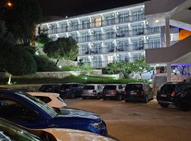 Hotel Villa Garden Ulcinj-Ulqin，位于乌尔齐尼的酒店