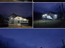 Vikendica Avram-Plane