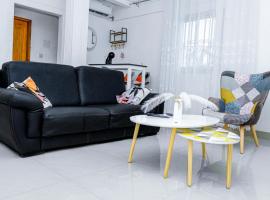 NAIVELI-PALM Appartement meublé sobre et chic，位于杜阿拉的酒店