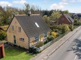 2 Bedroom Pet Friendly Home In Samsø