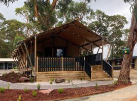 Phillip Island Park Lane Holiday Park，位于卡尔斯的豪华帐篷营地