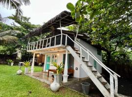 Beach House Kalukatiya - Family Villa, Seaview Room, Garden Room，位于迪克韦勒的公寓