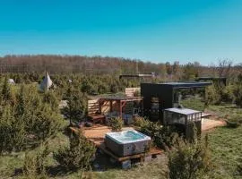 Juniper Minivilla Jacuzzi & Sauna