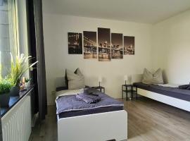 Gemütliche Fachkräfte-Wohnung，位于龙嫩贝格的酒店