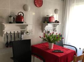 Ferienwohnung mit 2 Schlafzimmern, ideal für Handwerker, Geschäftsreisende, Tagestouristen，位于多夫梅克伦堡的酒店