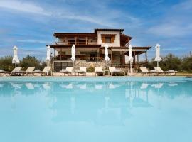 Kalisun Pool House by Georgalas，位于尼亚·卡利克拉提亚的酒店