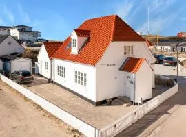Unique Holiday Home Located On Norgesvej 8