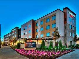 TownePlace Suites by Marriott Minneapolis near Mall of America，位于布卢明顿的酒店