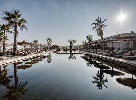 Domes Zeen Chania, a Luxury Collection Resort, Crete，位于加藤-达拉特索阿吉奥福瑞格斯克斯方济会寺院附近的酒店