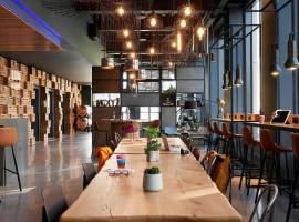 Moxy Edinburgh Fountainbridge，位于爱丁堡的酒店