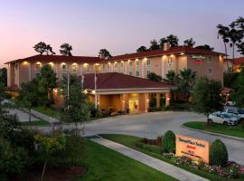 休斯顿洲际机场万豪广场套房酒店，位于休斯顿乔治·布什休斯顿机场 - IAH附近的酒店