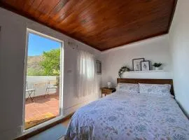 B&B and Apartments El Charco Azul