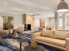 Fairfield Inn & Suites by Marriott Reno Sparks，位于斯帕克斯红鹰高尔夫俱乐部附近的酒店