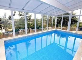 Luxury House, SeaViews, En-Suites & Private Pool，位于桑德斯富特的酒店