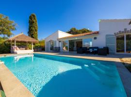 Villa des Orangers - Villa vue mer avec piscine，位于Grosseto-Prugna的度假屋