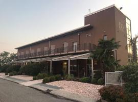 eq hotel，位于Travagliato的酒店