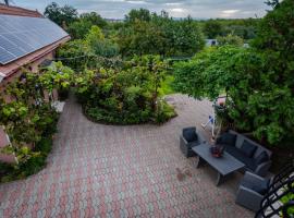 Provence，位于阿拉德的酒店