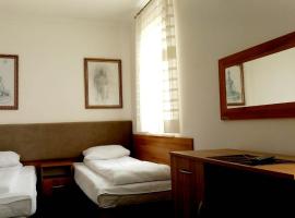 Hotel i Restauracja 13 Smaków，位于琴斯托霍瓦的酒店