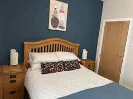 James St Park 2 bed Gr Flr, sleeps 4