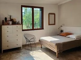 chambre privée dans maison en garrigue