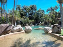 99 Reef Resort Port Douglas，位于道格拉斯港的酒店